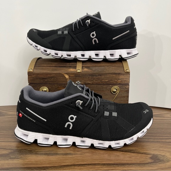 On Running Shoes - On Cloud Running 19.0001 Cloud Black/White Running Shoes Women’s Size 7.5